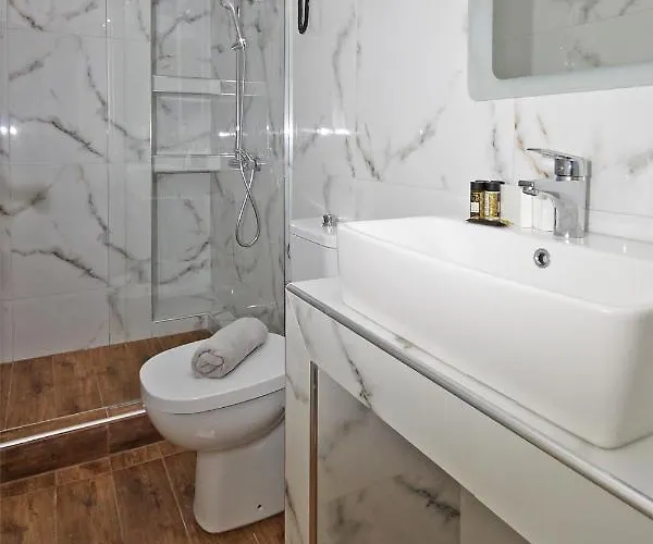 Ξενοδοχείο Akti 2*